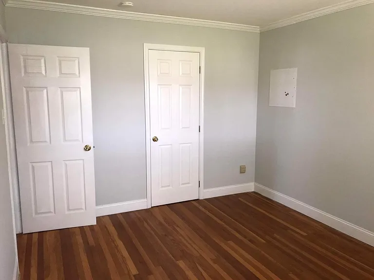 Knollwood Dr — Photo 22