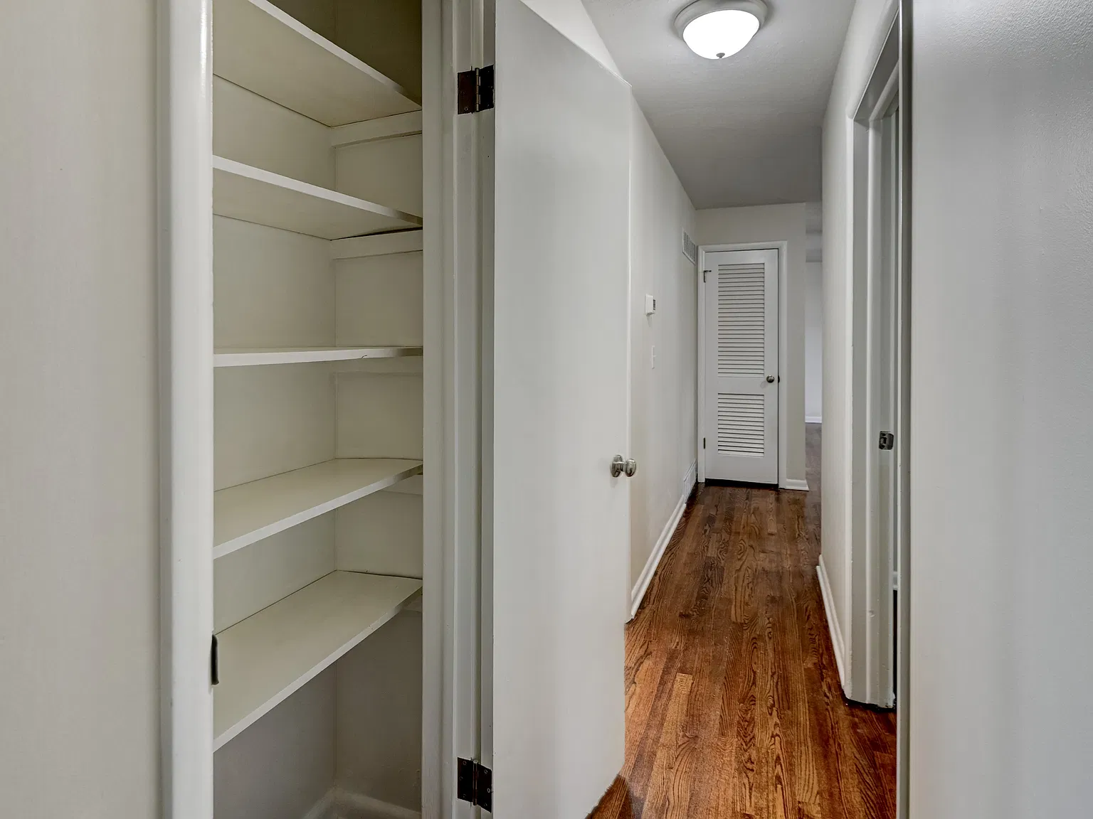 3 bed, 1360 sqft, $1,950 — Photo 2