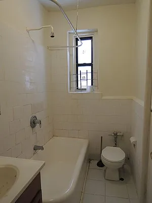 Rented by Lang Realty LLC | media 11