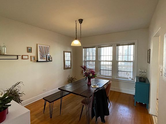 4th image of 1910 W Berteau Ave #2