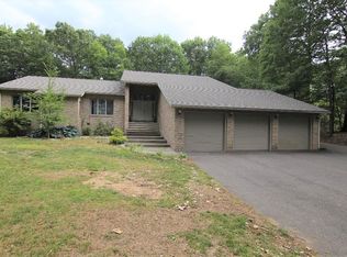 7 Reservoir Rd, Southwick, MA 01077