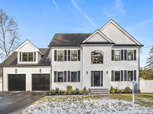 11 Karen Rd, Woburn, MA 01801