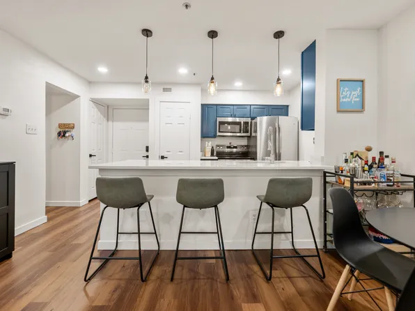 3307 Wyndham Cir APT 2169, Alexandria, VA 22302
