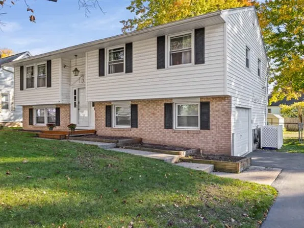91 Buck Hill Rd, Rochester, NY 14626