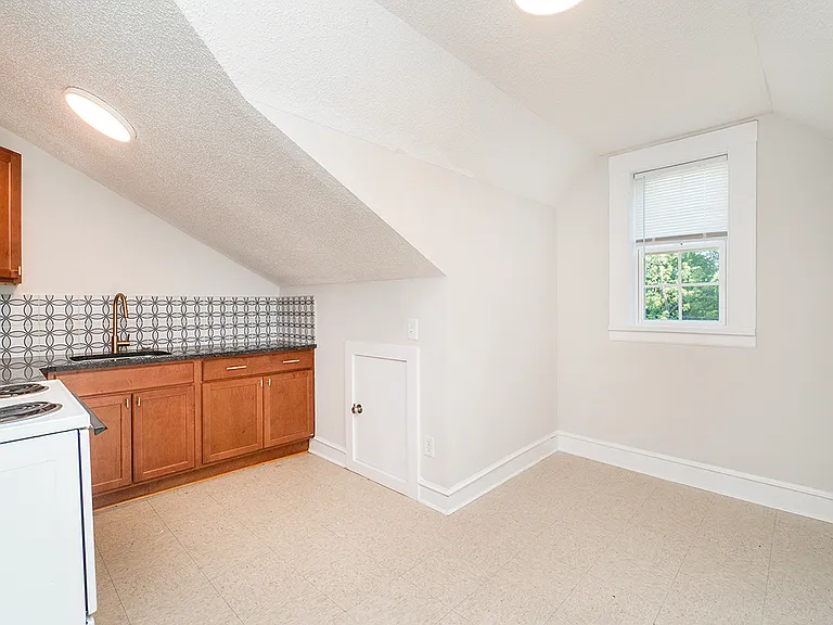 1219 Grace Ave #3 — Photo 15