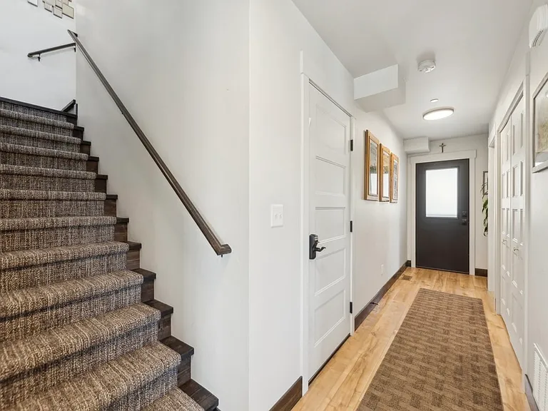 1010 7th St E #G — Photo 20