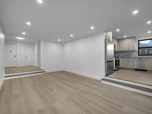 425 E 26th St APT 4C, Brooklyn, NY 11226