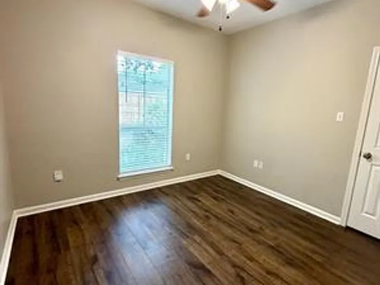 4126 Stumberg Ln — Photo 14