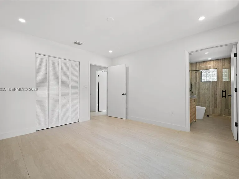 11770 Griffing Blvd — Photo 16