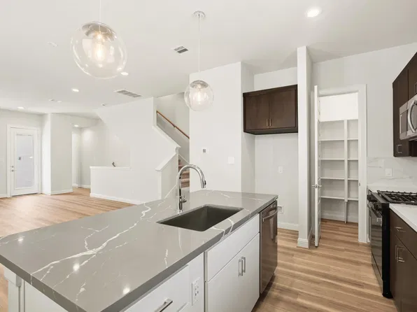 1811 Mills St, Houston, TX 77026