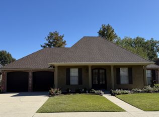 103 Lakeshore Dr, Youngsville, LA 70592