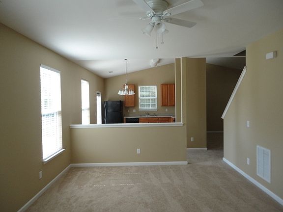3rd image of 17 Crescent Hill Ct