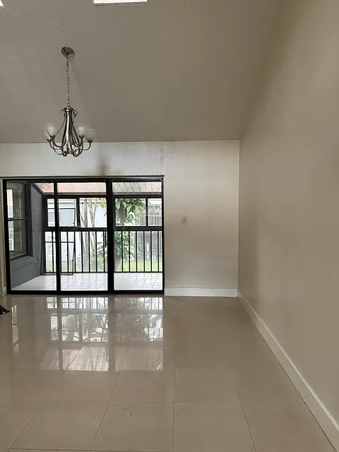 2 bed, 1180 sqft, $1,750 — Photo 1