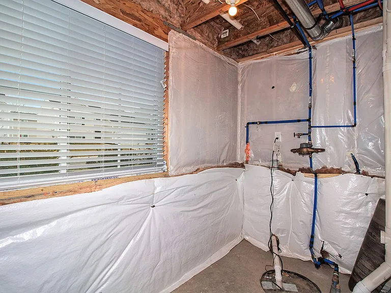 372 White Pine Ct — Photo 35