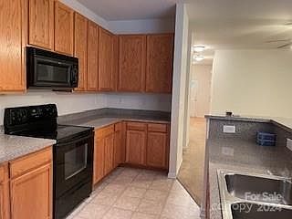 4th image of 7749 Abigail Glen Dr