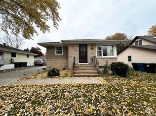 563 Fairmont St NE, Fridley, MN 55432