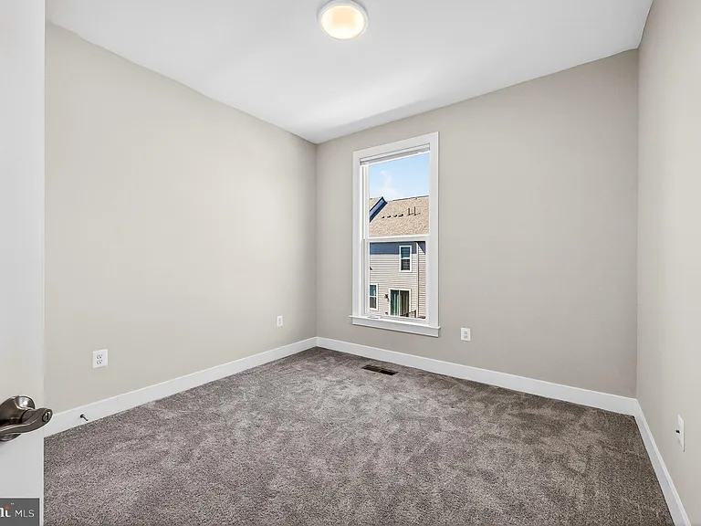 2421 Liberty Loop — Photo 20