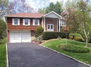 10 Markwood Ln, East Northport, NY 11731