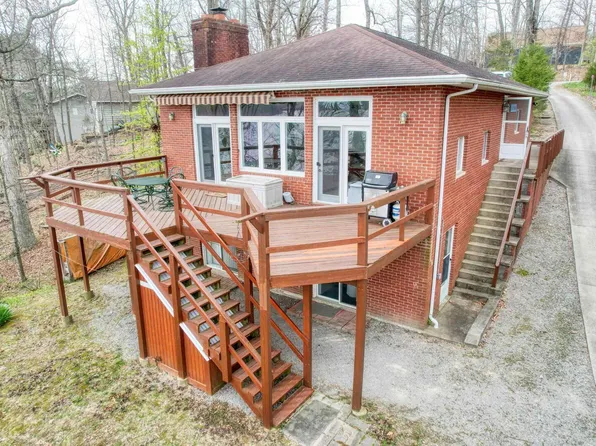 845 Lake Shore Dr S, Goreville, IL 62939