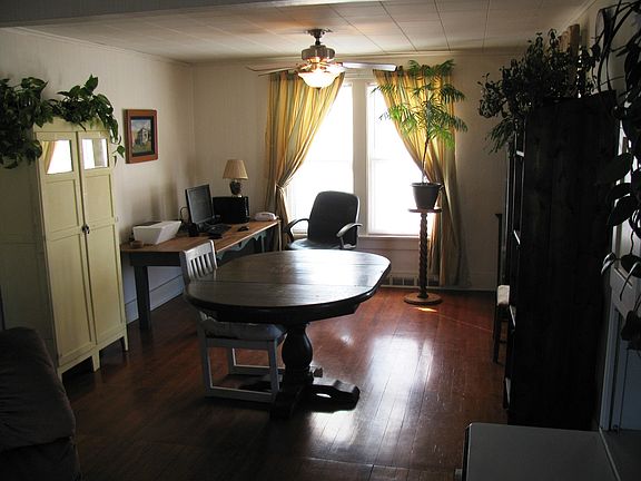 4th image of 408 Thorn St