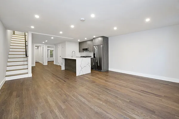 Rented by Compass | media 9