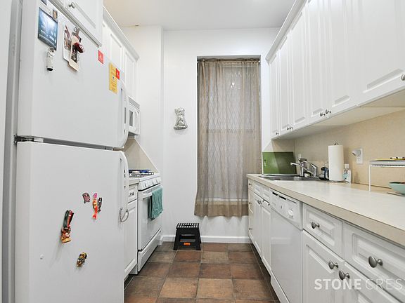 5th image of 209 W 97th St #F1