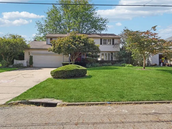 123 Mayflower Dr, Youngstown, OH 44512