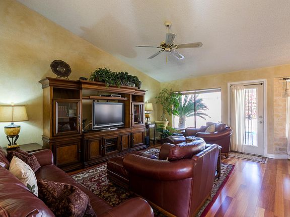 4th image of 8938 E Davenport Dr