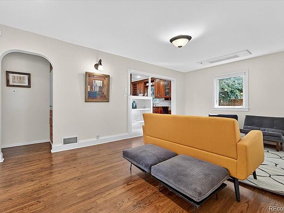 4th image of 1136 Venice Street