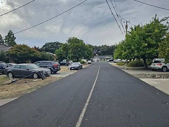 5th image of 18175 Deer Hollow Rd