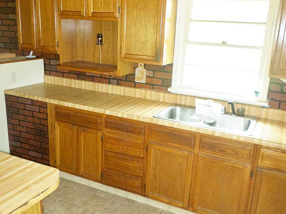 3rd image of 1034 Duberry Ln