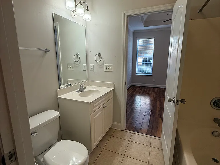 1418 Leigh Ct — Photo 8