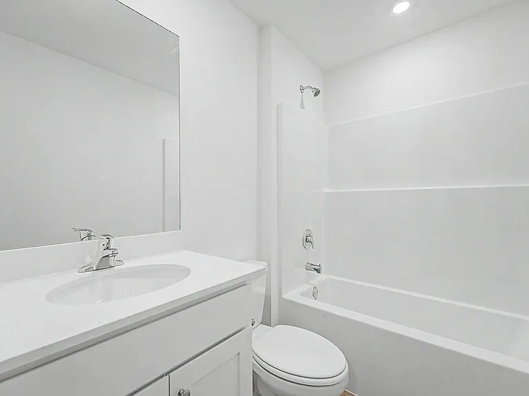 529 Nevada St — Photo 14
