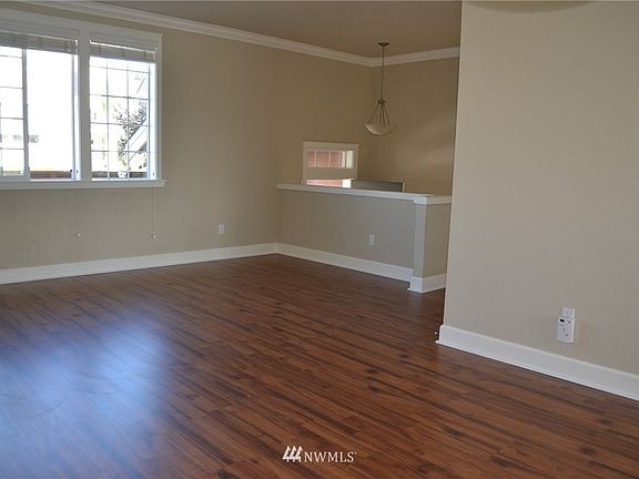 3rd image of 122 Wild Rose Street