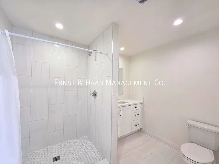 321 Chestnut Ave #7 — Photo 1