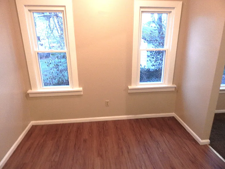 120 E School St — Photo 5