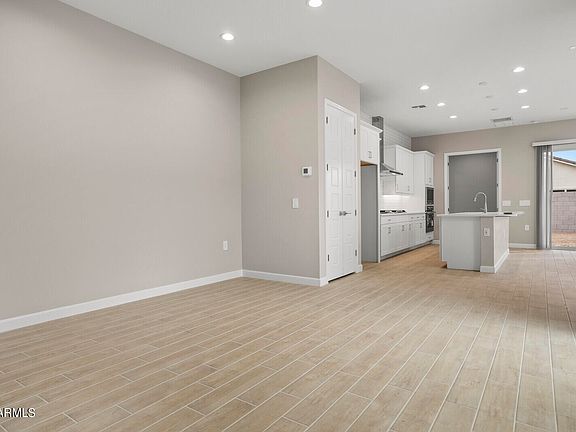 5th image of 10437 W MELINDA Lane