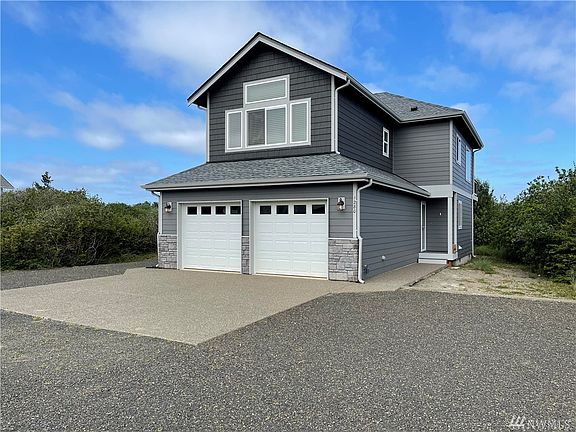 2nd image of 1280 E Ocean Shores Blvd SW