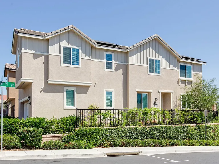 5605 Estrella Way — Photo 6