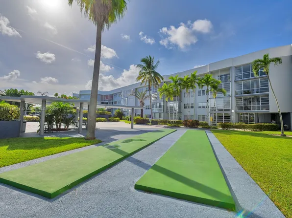 877 NE 195th St APT 121, Miami, FL 33179