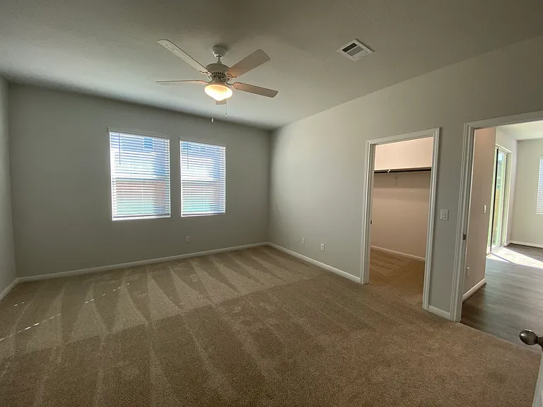 384 Gaida Loop — Photo 7