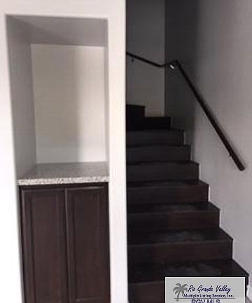 5th image of 20468 Westfield Dr
