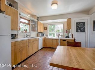 334 S Forest St, Bellingham, WA 98225