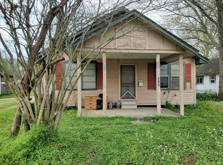 717 N Main St, Highlands, TX 77562