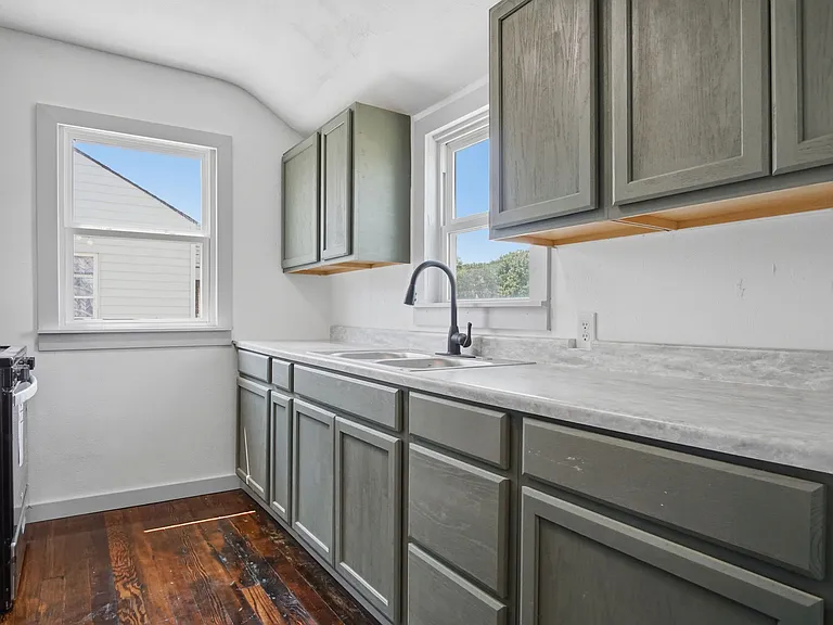 1236 SW 30th St — Photo 13