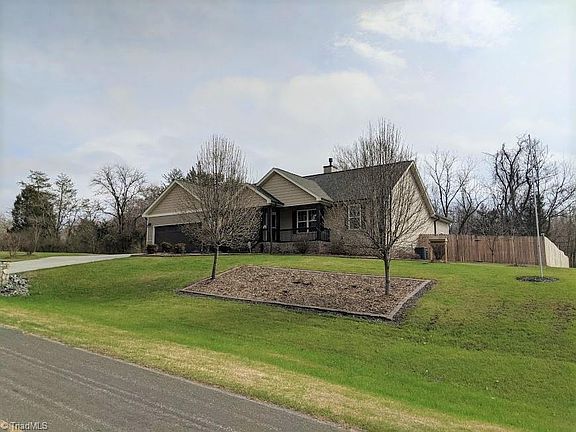 5th image of 347 Price St