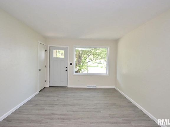 4th image of 1115-1121 E Kingman Ave