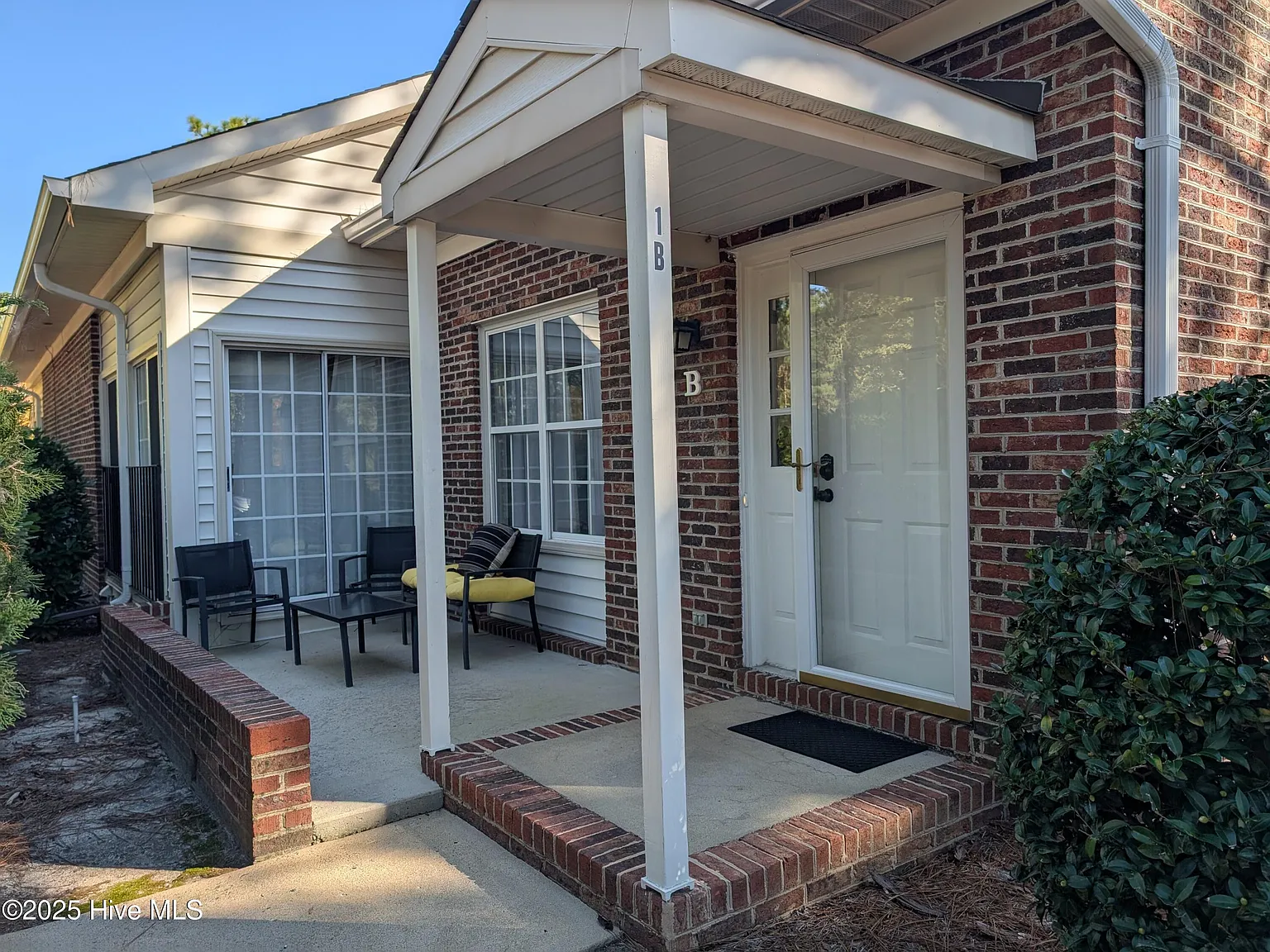 2 bed, 2.0 bath, $2,000 — Photo 2