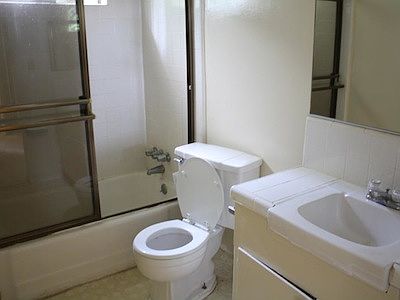3rd image of 12023 Goshen Ave APT 8