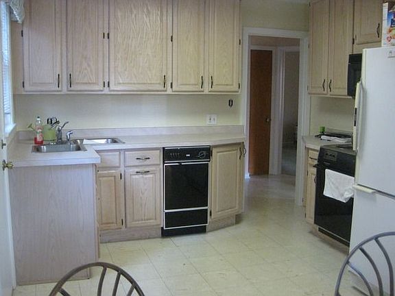 2nd image of 10753 S Central Park Ave